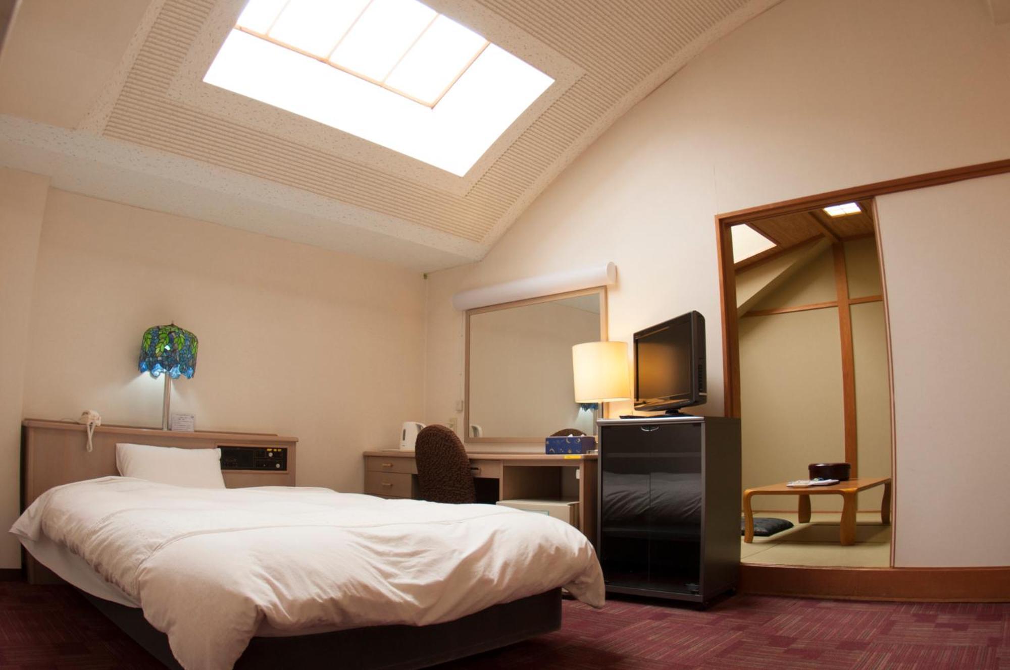 Hotel Luna Park Ehime Екстериор снимка