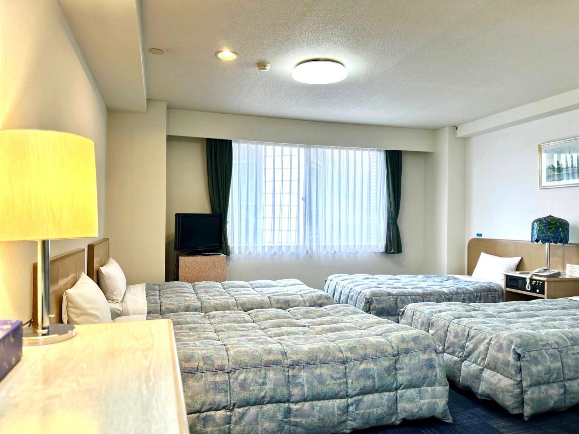 Hotel Luna Park Ehime Екстериор снимка