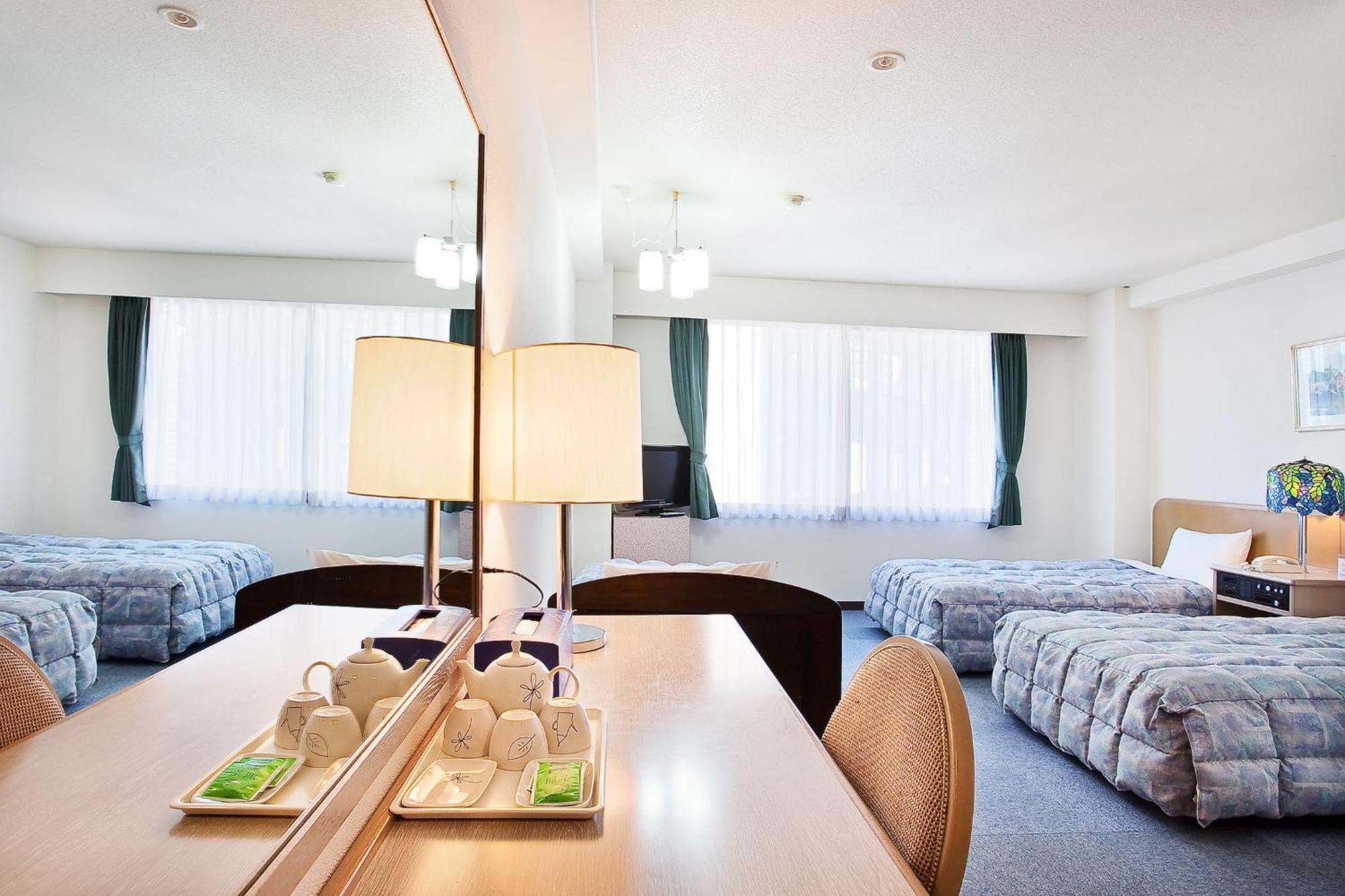 Hotel Luna Park Ehime Екстериор снимка